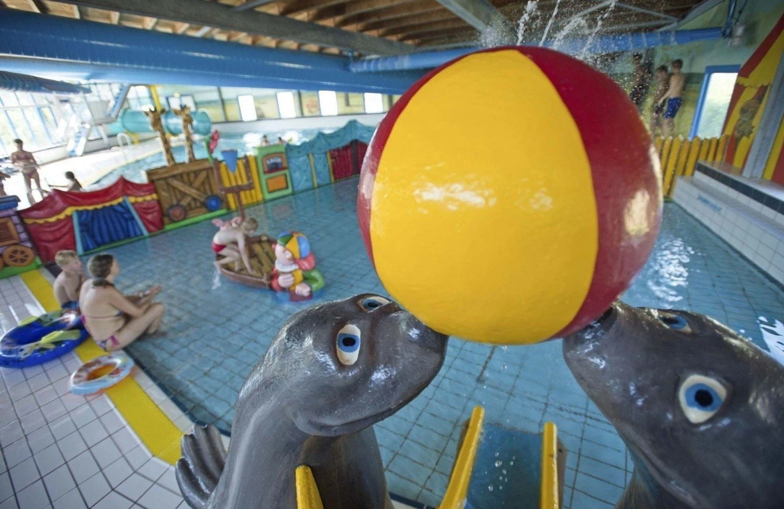 Camping met zwembad noord holland